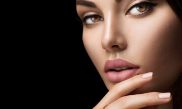 Come prendersi cura delle sopracciglia